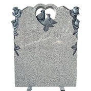 מצבות של בעלי חיים עם יונים ושושנים